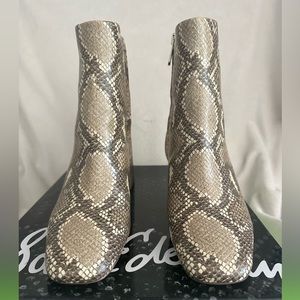 Sam Edelman - Darby ankle bootie, Cream/Tan Snakeskin, New, never worn - Size 6